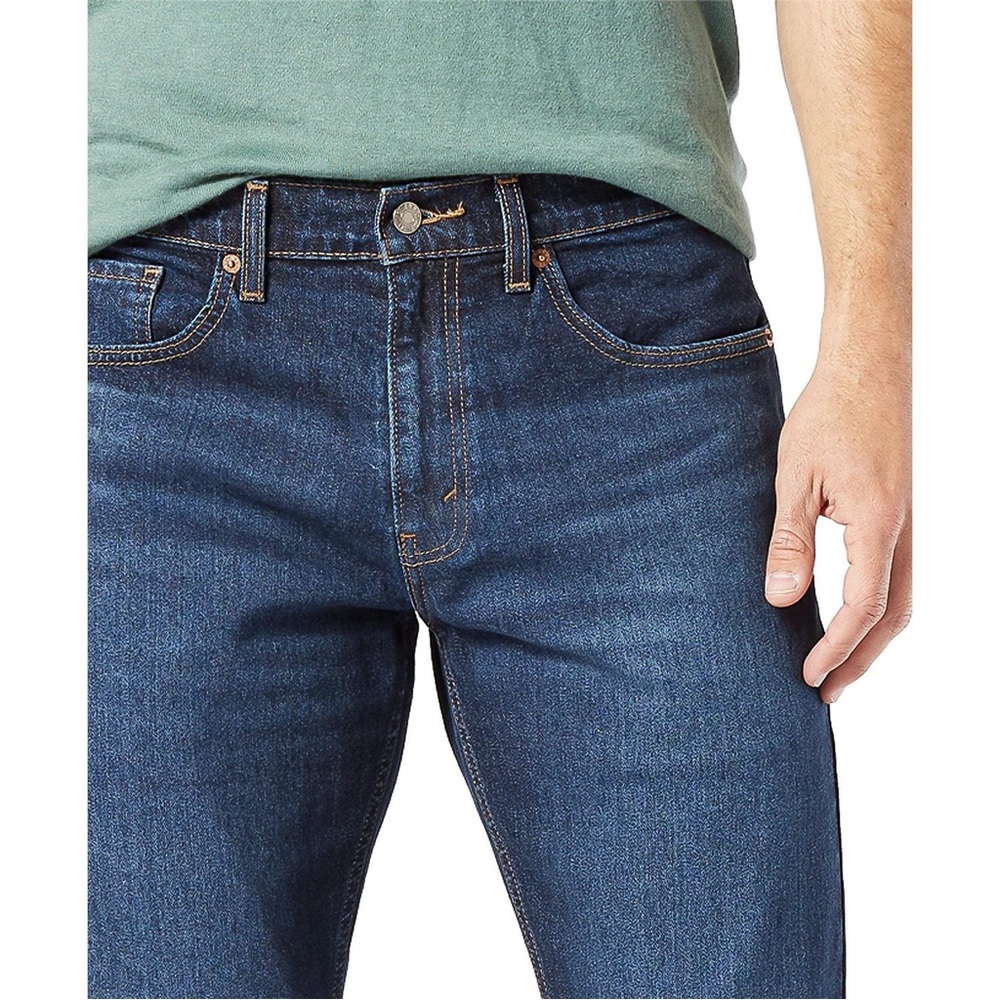 3/$30 Signature by Levi Strauss & Co.™ Men's straight jeans size  31 x 30